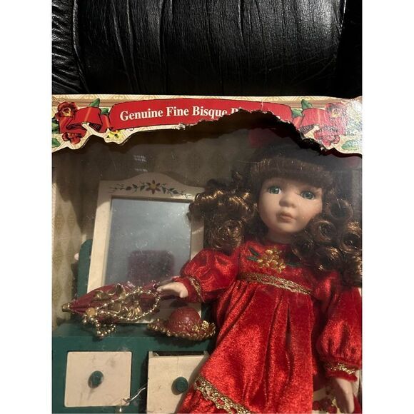 Collectors Choice Genuine Bisque Porcelain With Wood Dressing Table W/ COA Loose - Picture 3 of 10